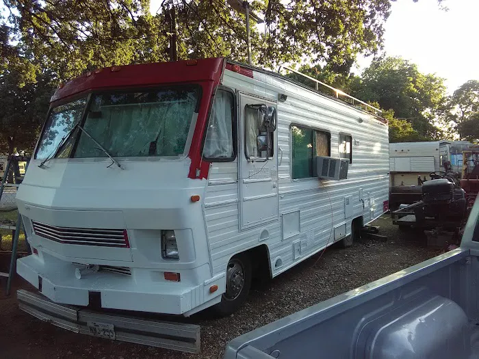 Pat's Court RV Park Picture 6
