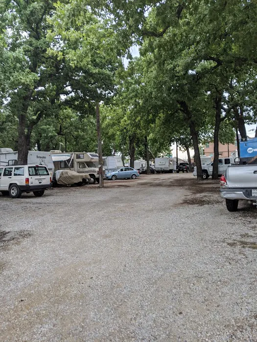 Pat's Court RV Park Picture 3