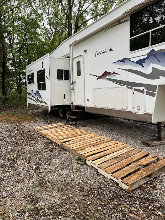 Quiet Oaks RV Park Picture 3