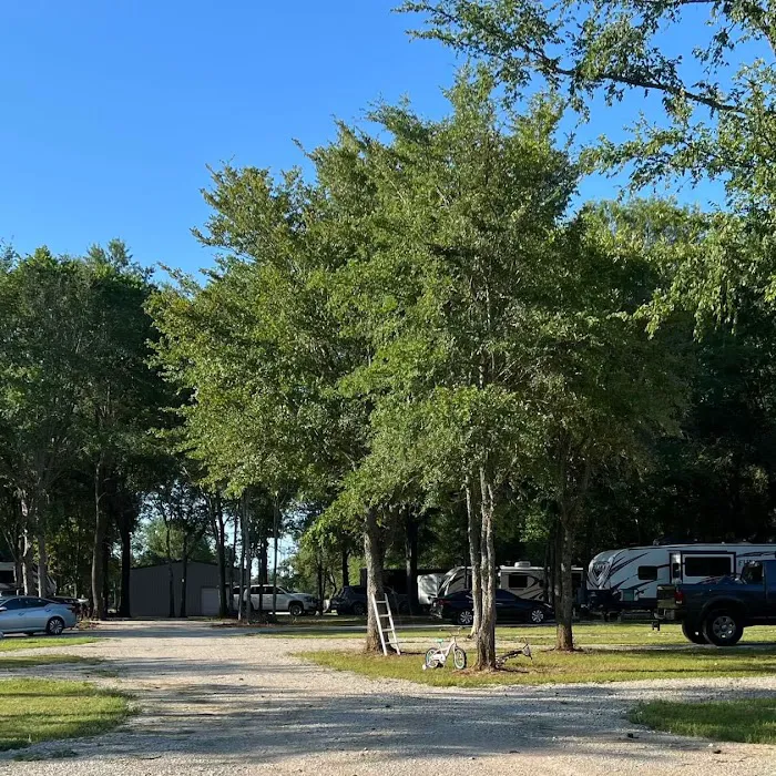 Quiet Oaks RV Park Picture 9