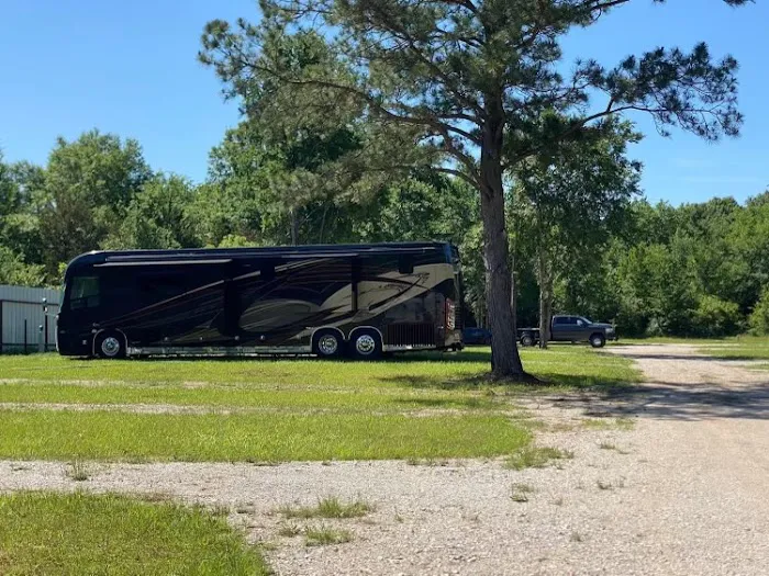 Quiet Oaks RV Park Picture 8