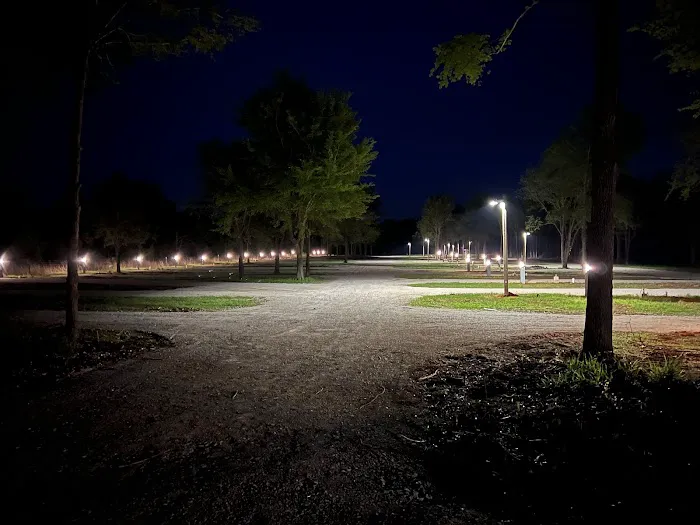 Quiet Oaks RV Park Picture 6