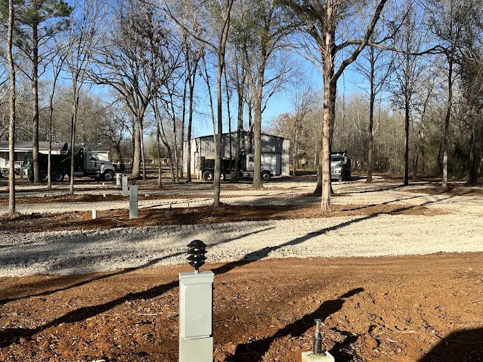 Quiet Oaks RV Park Picture 10