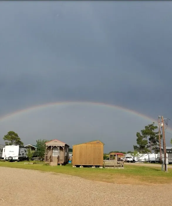 Whispering Pines RV Park & Lodging Picture 2