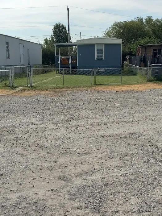 Oak Tree Mobile Home Park Picture 7