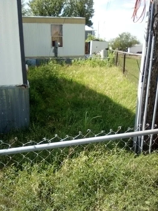 Oak Tree Mobile Home Park Picture 10