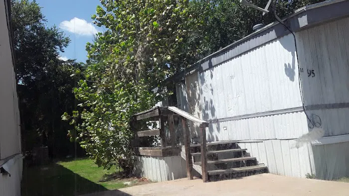 University Mobile Home Park Picture 9