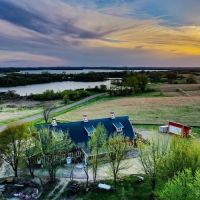 Breezy Barnyard Campground ico