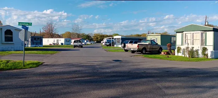 Mes Amis Mobile Home Park Picture 4