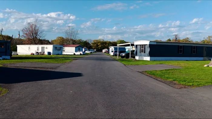 Mes Amis Mobile Home Park Picture 1