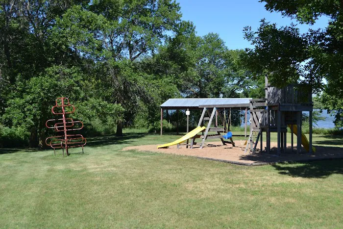 Sundquist Park at West Lake Sarah Picture 10