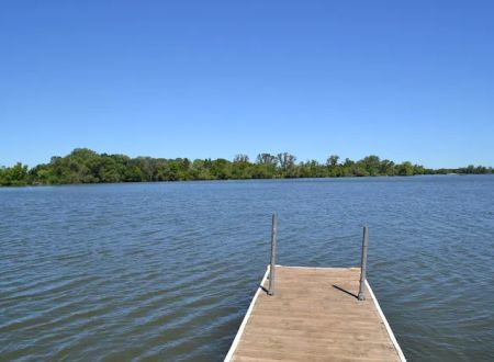 Sundquist Park at West Lake Sarah