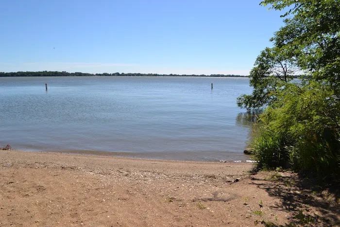 Sundquist Park at West Lake Sarah Picture 8