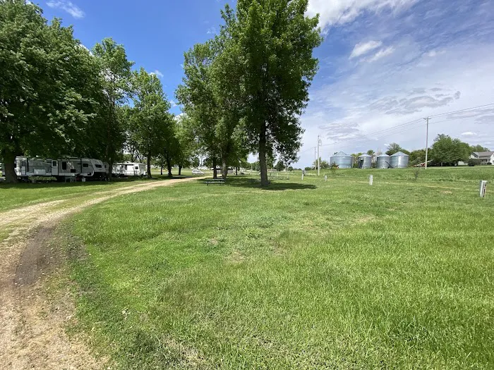 Town & Country Campground Picture 10