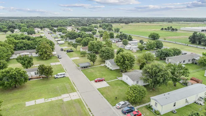 River Oaks Mobile Home Park Picture 2