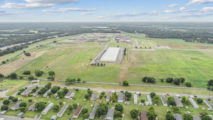 River Oaks Mobile Home Park Picture 1