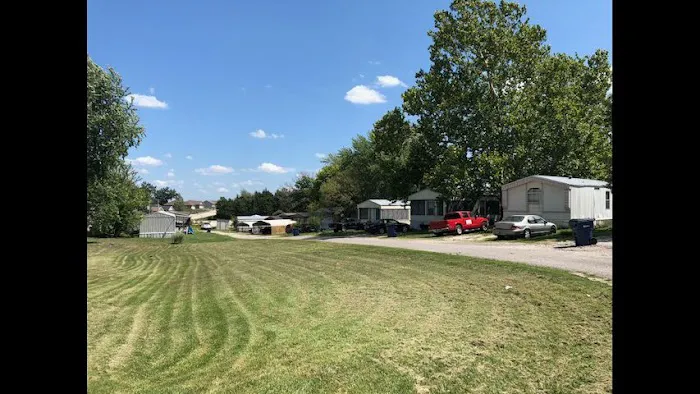 Meadowbrook Mobile Home Park Picture 2