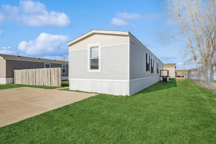 Cedar Ridge Mobile Home Park Picture 2