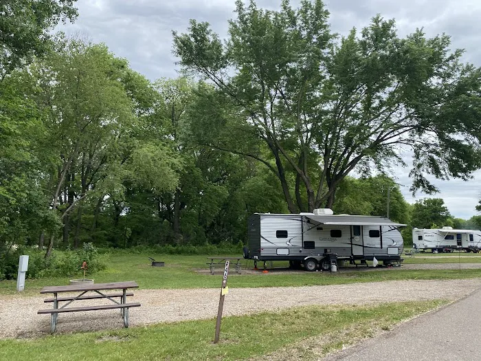 Riverside Campground Picture 8