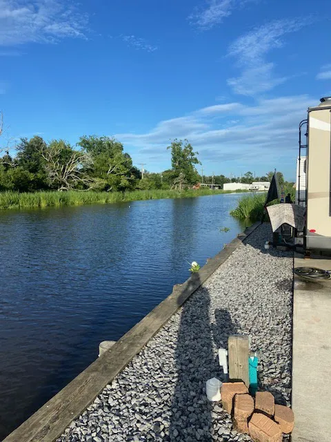 Waterfront RV Park Picture 4