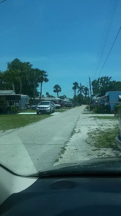 M E Travel Trailer Park Picture 5