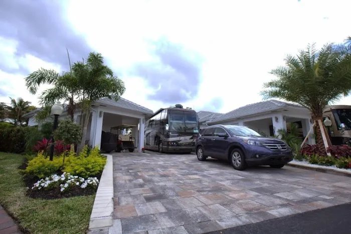 Aztec RV Resort- Motorcoach Picture 9