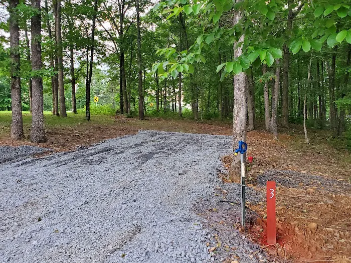 Hoss' Hideout Campground Picture 5