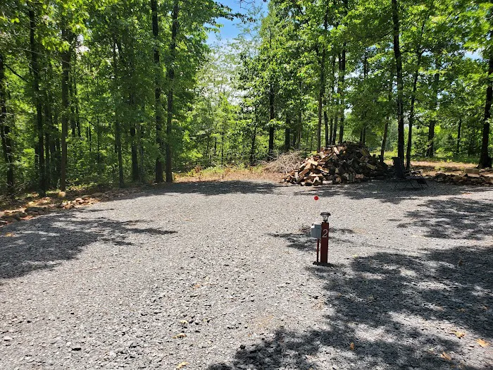 Hoss' Hideout Campground Picture 3