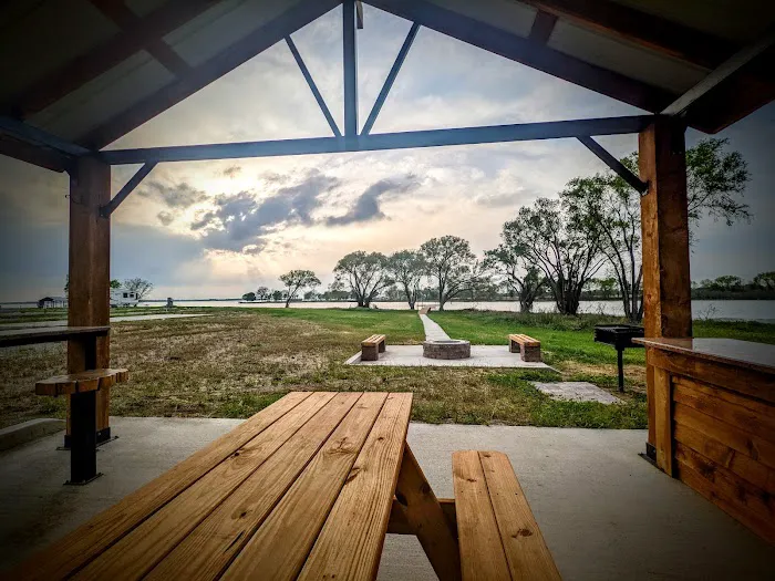 Peninsula Point RV & Tiny Home Luxury Resort Picture 9