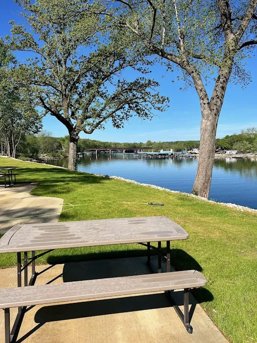 Lakeshore RV Park Picture 1