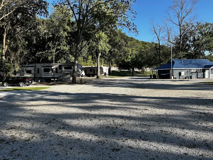 Lakeshore RV Park Picture 9