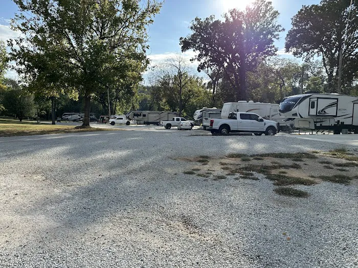 Lakeshore RV Park Picture 5