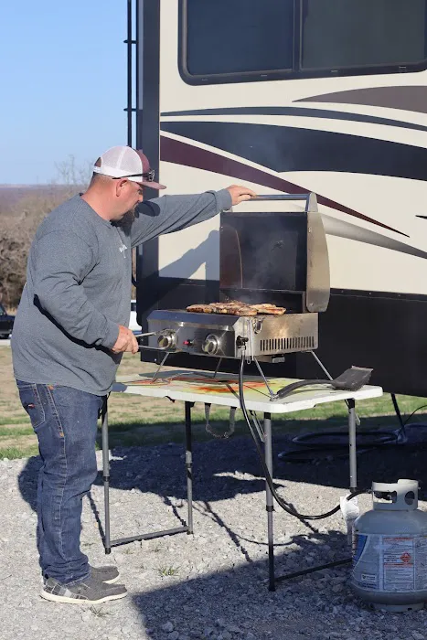 Over The Hill RV Park Picture 7