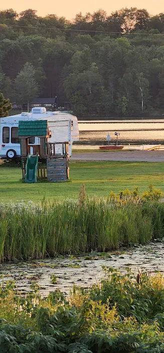 Lounge On Big Lake Shores Picture 6