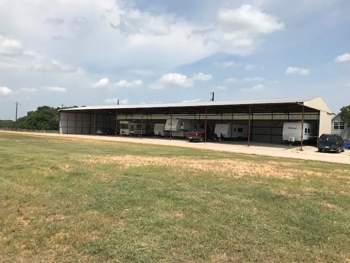 Hilltop Apartments and RV Park Picture 8