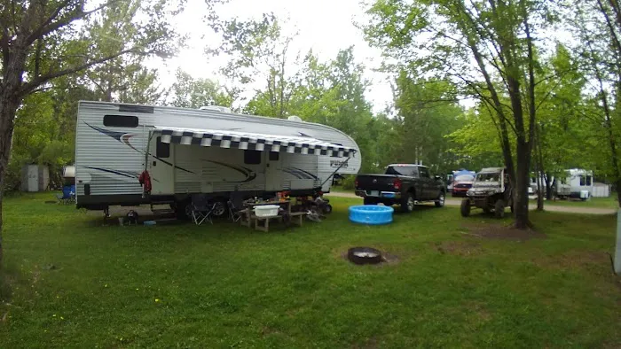 Red Fox Campground & RV Park Picture 9