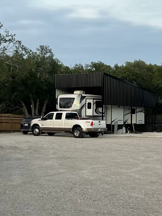 Lake Life RV Resort Picture 3