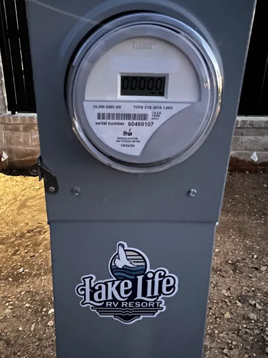 Lake Life RV Resort Picture 6