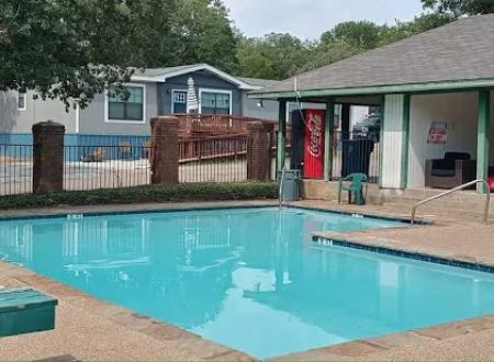 Forest Glen Manufactured Home Community