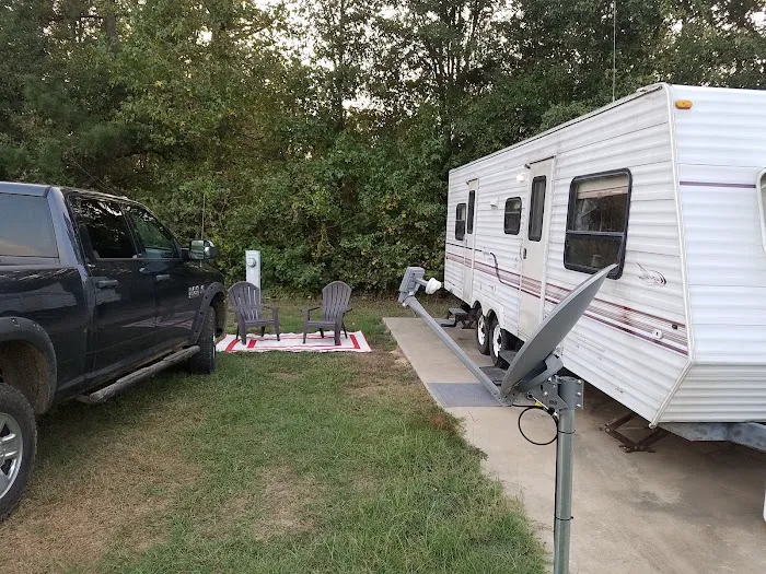 Frontier RV Camp Ground Picture 10