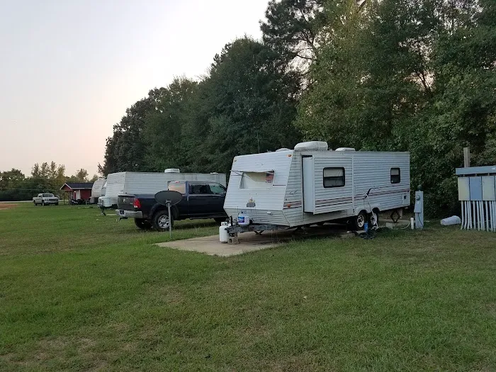Frontier RV Camp Ground Picture 9