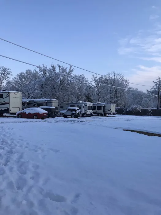 Red Barn RV Park Picture 1