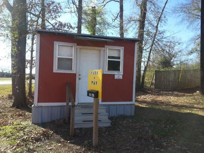 Red Barn RV Park Picture 6