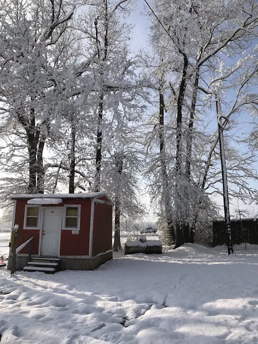 Red Barn RV Park Picture 4