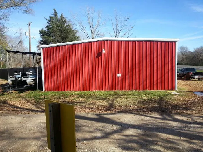 Red Barn RV Park Picture 7