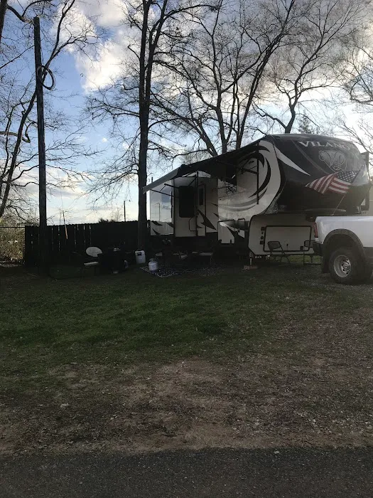 Red Barn RV Park Picture 9