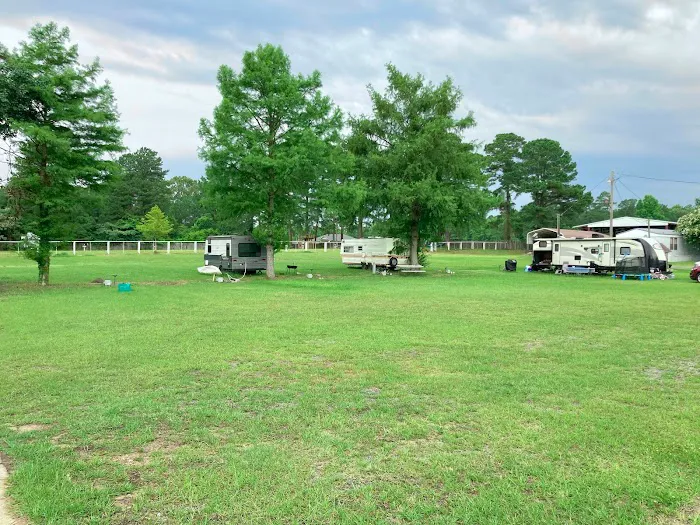 In the Woods RV Park Picture 2