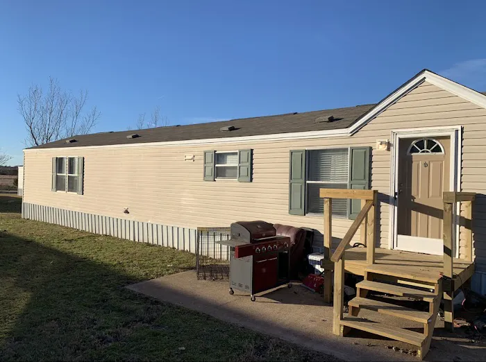 Golden West Mobile Home Park Picture 4