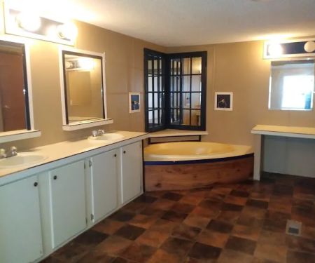 Riverside Mobile Home Community