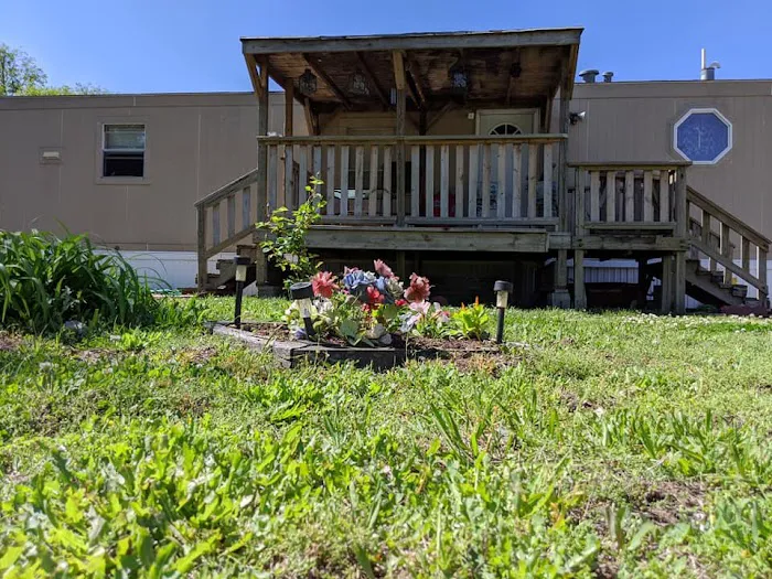 Riverside Mobile Home Community Picture 8